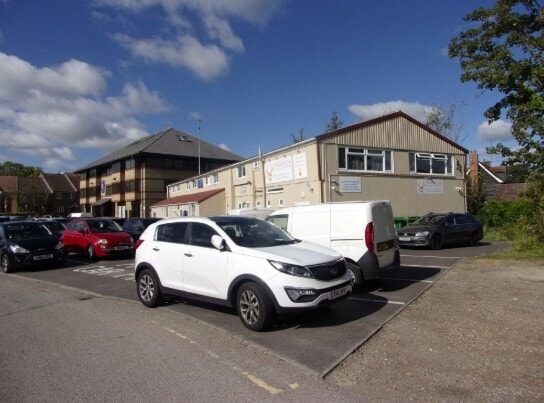 SVT Maldon portfolio of 2 properties for sale on LoopNet.co.uk - Primary Photo - Image 3 of 7