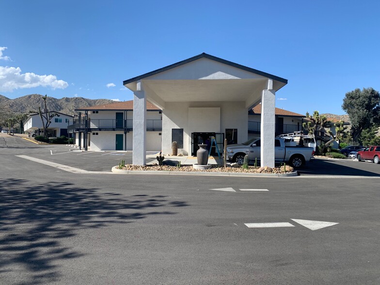 54850 29 Palms Hwy, Yucca Valley, CA for rent - Building Photo - Image 1 of 8