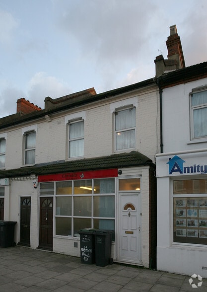 68 Brownhill Rd, London to rent - Building Photo - Image 3 of 3