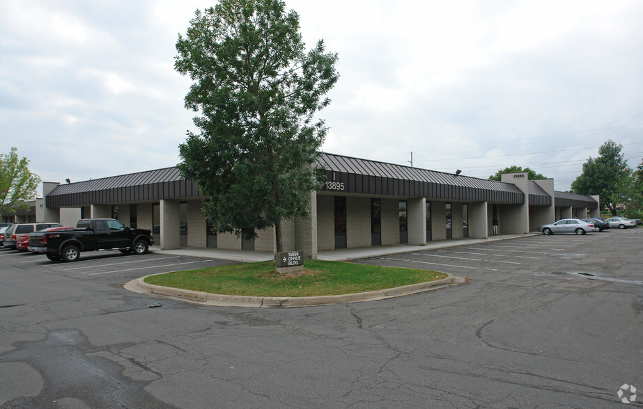 13895 Industrial Park Blvd, Plymouth, MN for rent - Building Photo - Image 1 of 1