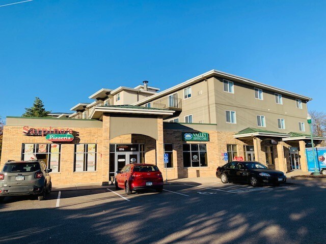 800-816 N Walnut Pl, Chaska, MN to rent - Building Photo - Image 1 of 6
