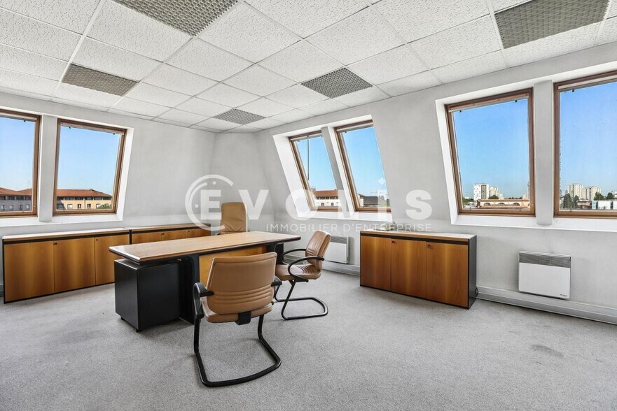 Office in Vitry-sur-Seine to rent - Interior Photo - Image 3 of 6