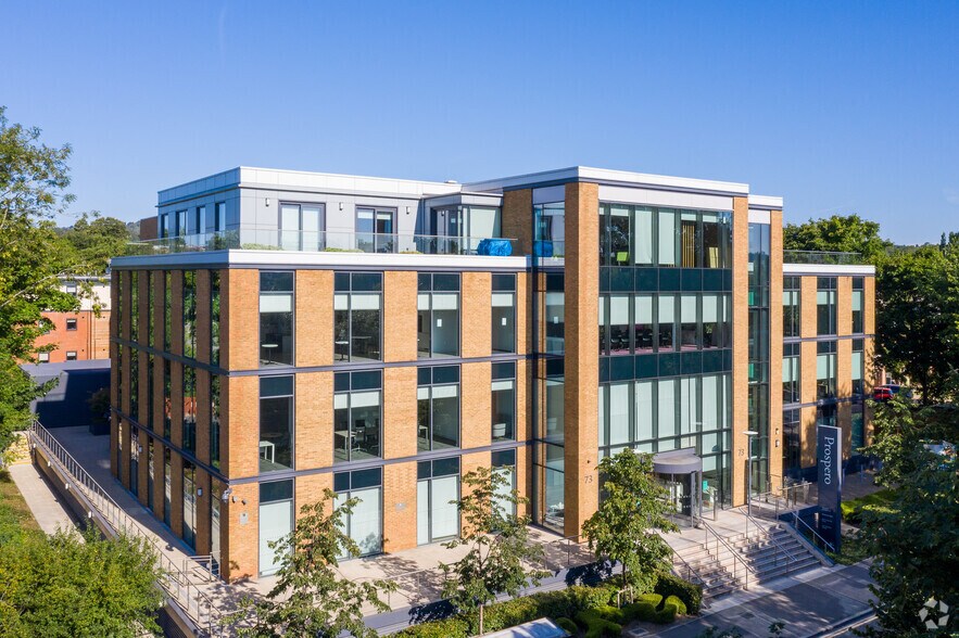 73 London Rd, Redhill to rent - Building Photo - Image 2 of 4