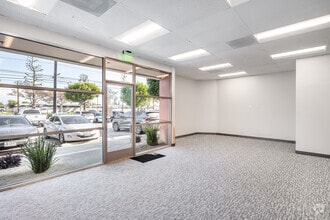 600 S Grand Ave, Santa Ana, CA to rent Lobby- Image 2 of 5