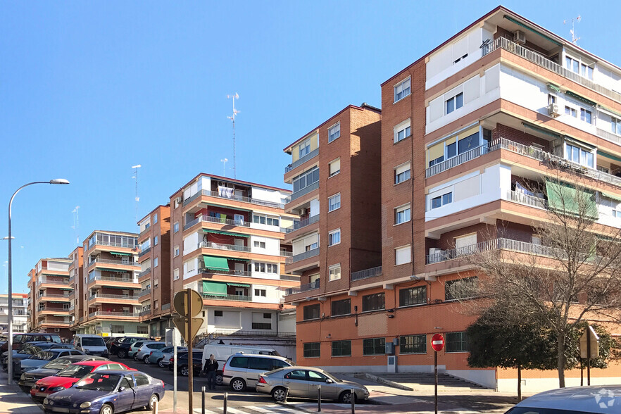 Calle Virgen de Icíar, 17, Alcorcón, Madrid for sale - Primary Photo - Image 2 of 3