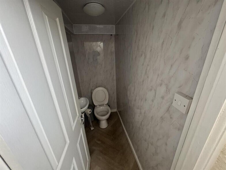 14 Cranford Crescent, Rhos On Sea, Colwyn Bay to rent - Building Photo - Image 3 of 6