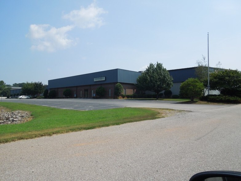 281 Industrial Dr, Gretna 24557 UK