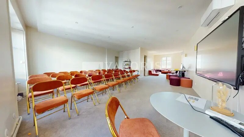 Office in Villeurbanne to rent - Building Photo - Image 2 of 9