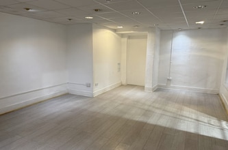 12-14 High St, Petersfield to rent Interior Photo- Image 1 of 5