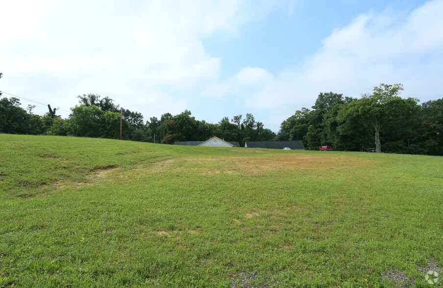 2064 East Pike, Zanesville, OH for sale - Primary Photo - Image 1 of 1