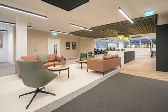 24 Chiswell St, London to rent Interior Photo- Image 1 of 2