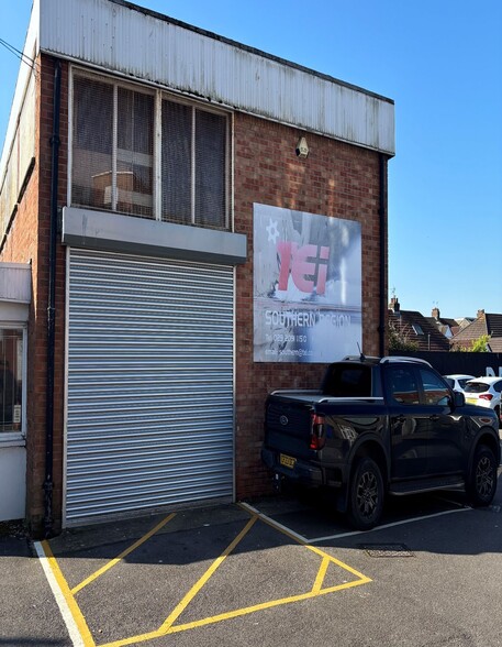 28 Norbury Rd, Cardiff to rent - Building Photo - Image 2 of 4