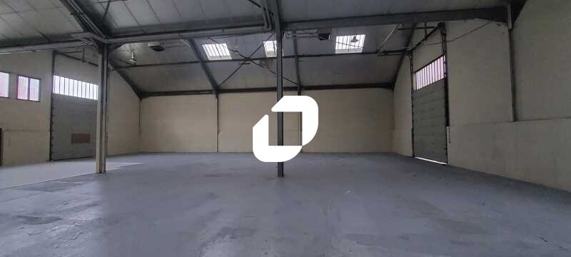 Light Industrial in Aubervilliers to rent Interior Photo- Image 1 of 10