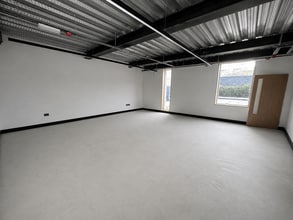King St, Salford to rent Interior Photo- Image 1 of 5