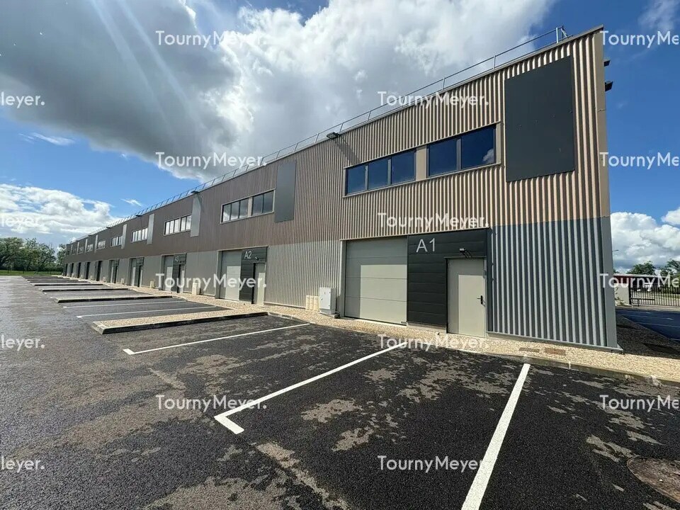 Industrial in Montauban for sale Primary Photo- Image 1 of 8
