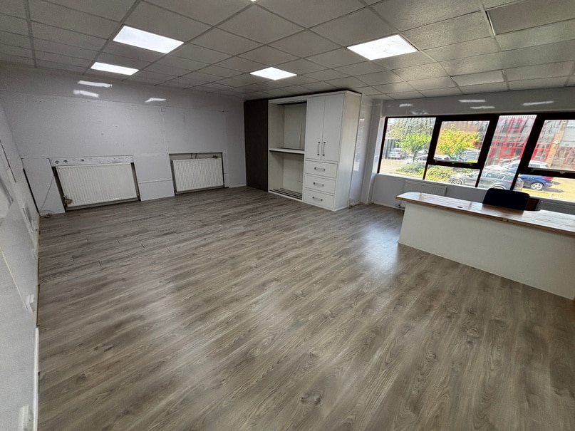 Mark Rd, Hemel Hempstead, HRT HP2 7TA - Unit 2 -  - Interior Photo - Image 1 of 2