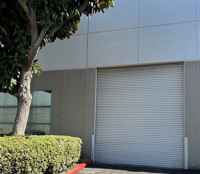 13825 Magnolia Ave, Chino, CA for rent - Building Photo - Image 3 of 7