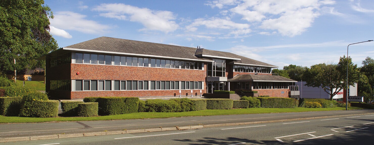 2 Wilmslow Rd, Wilmslow to rent Primary Photo- Image 1 of 6