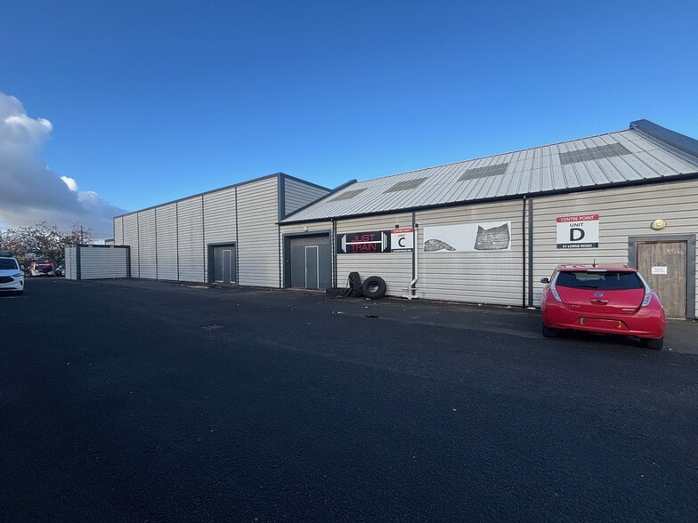 51 Montrose Ave, Glasgow to rent - Building Photo - Image 3 of 6