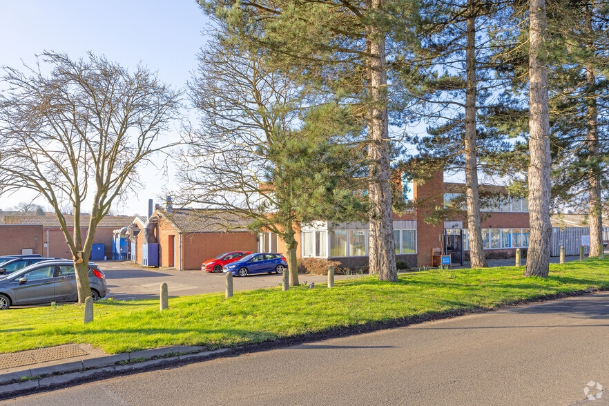 Trent Ln, Castle Donington for rent - Building Photo - Image 3 of 5