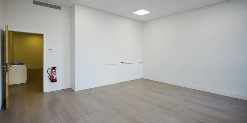 Office in Saint-Ouen to rent Interior Photo- Image 1 of 9