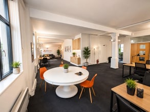 32-39 Warple Way, London to rent Interior Photo- Image 1 of 4