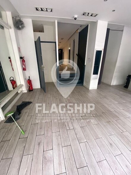 Retail in Saint-Mandé for sale - Interior Photo - Image 2 of 7