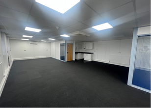 53-57 London Rd, Markyate to rent Interior Photo- Image 2 of 3