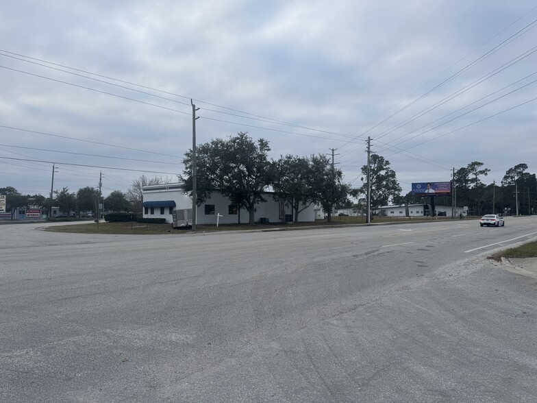 1627 Dobbs Rd, Saint Augustine, FL for rent - Building Photo - Image 1 of 11