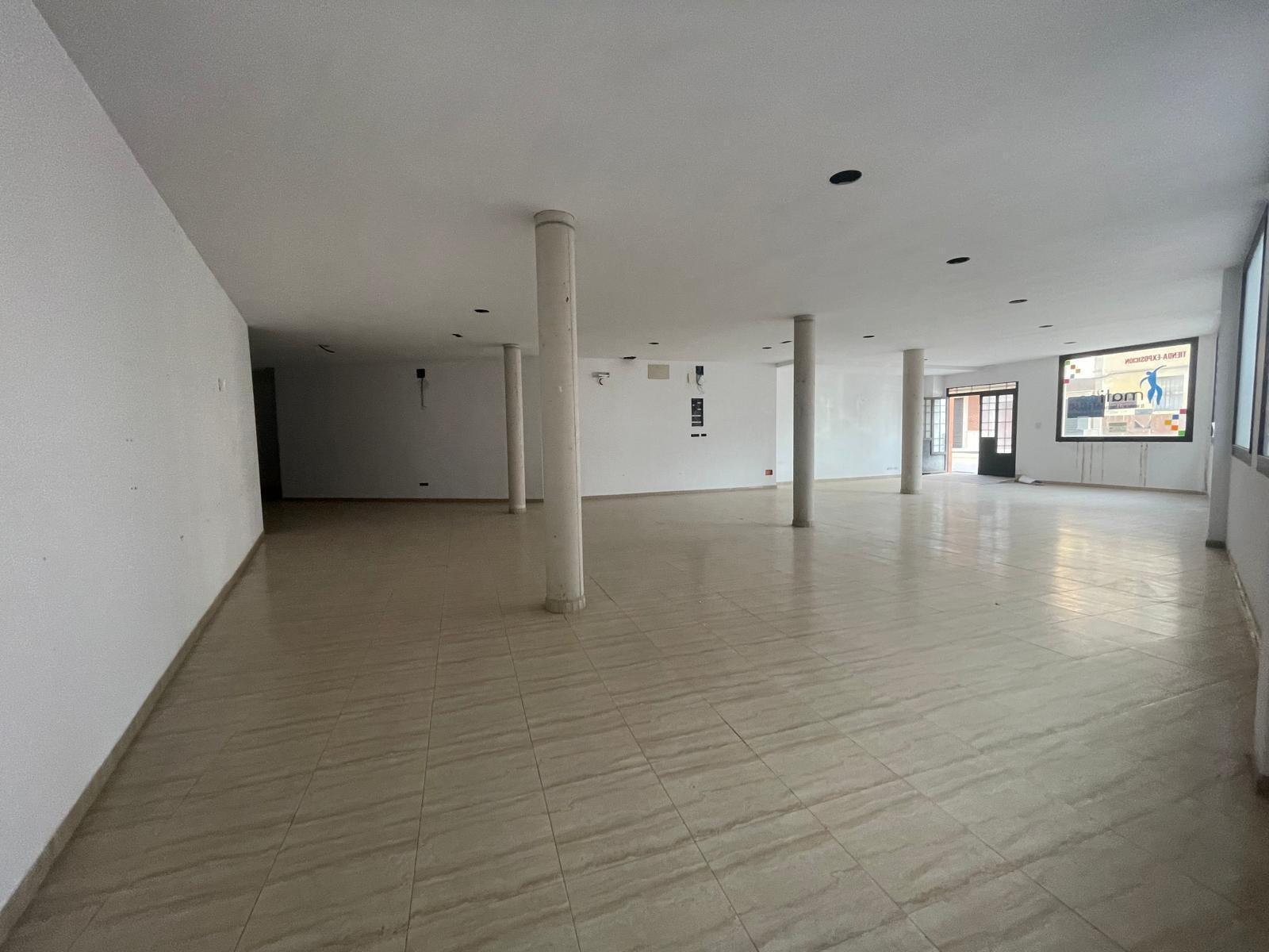 Retail in Linares, Jaén for sale Interior Photo- Image 1 of 11