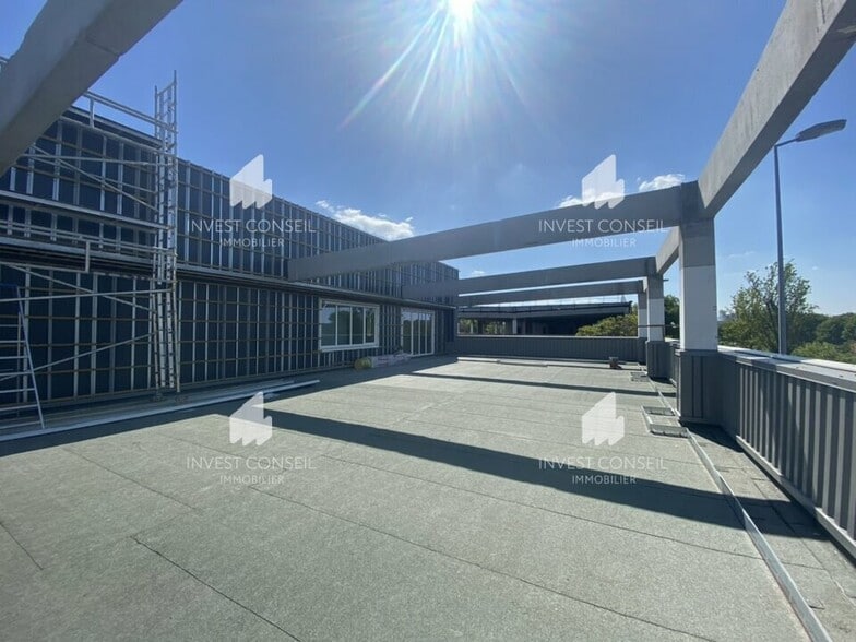 145 Rue Des Caboeufs, Gennevilliers to rent - Building Photo - Image 2 of 5