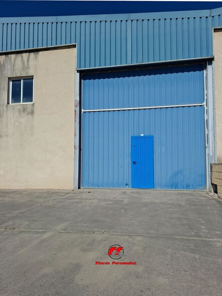 Industrial in Velilla de San Antonio, Madrid for sale - Building Photo - Image 2 of 3