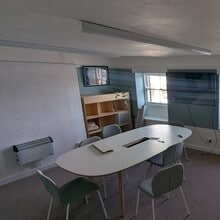 2 Bank Pl, Falmouth to rent Interior Photo- Image 2 of 4