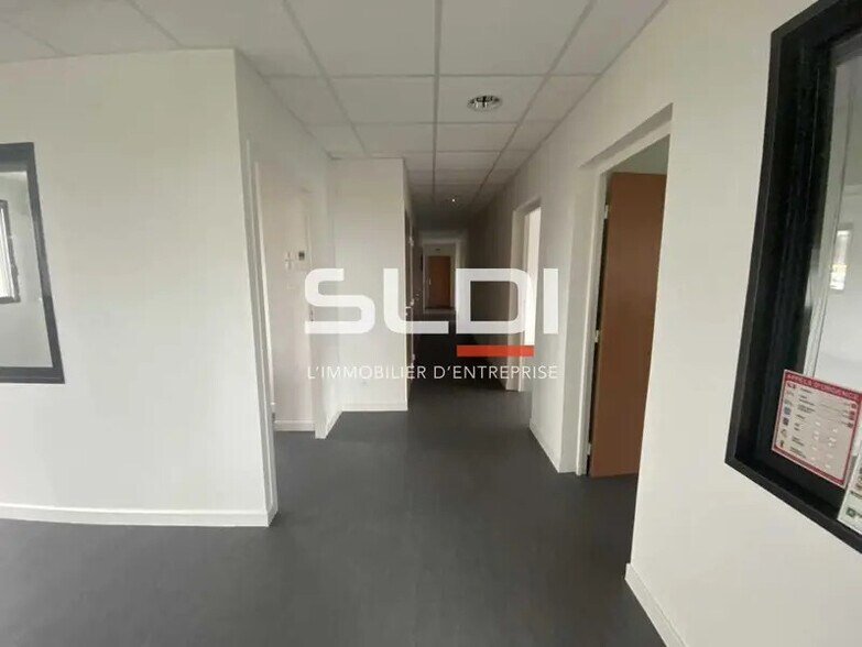 Rue Des Mercières, Rillieux-la-Pape to rent - Interior Photo - Image 2 of 6