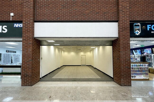 More details for Railway Rd, Blackburn - Retail to Rent