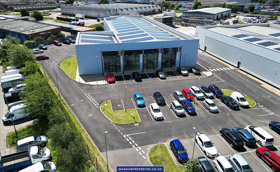 South Bank Rd, Middlesbrough to rent - Building Photo - Image 3 of 6