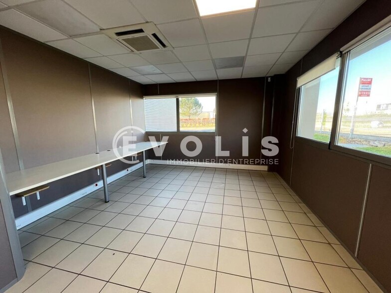 4 Chemin Des Ronzières, Vourles to rent - Interior Photo - Image 3 of 8