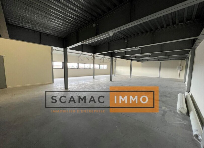 Industrial in Bondy to rent - Interior Photo - Image 3 of 6