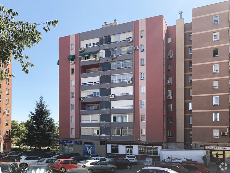 Calle Canarias, 8, Fuenlabrada, Madrid for sale - Building Photo - Image 1 of 2