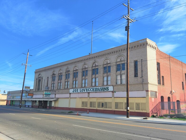 102-148 N Wilson Way, Stockton, CA for rent - Primary Photo - Image 1 of 8