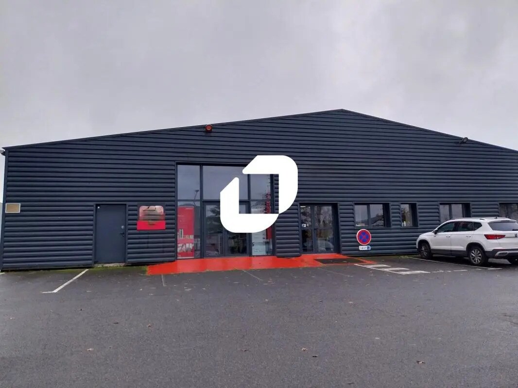 Light Industrial in Nantes to rent Building Photo- Image 1 of 2