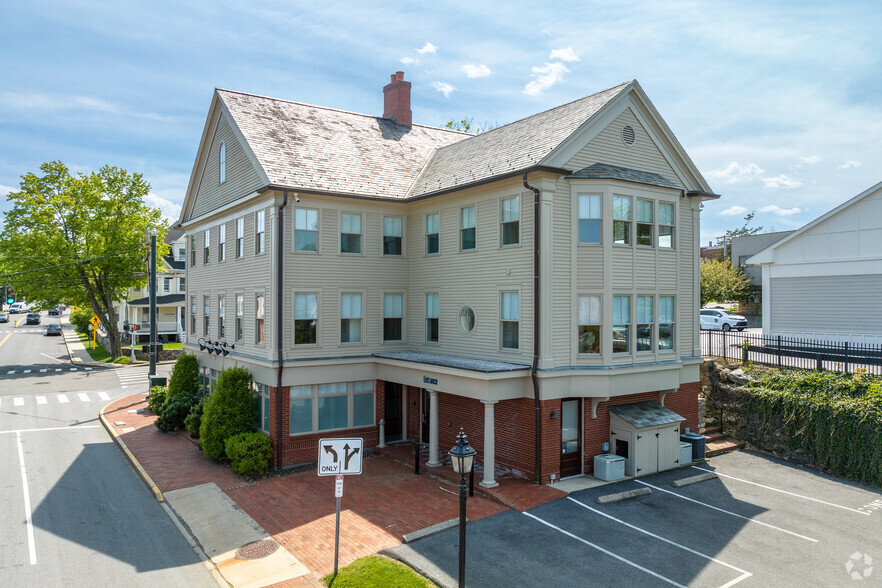 38 East Ave, New Canaan, CT for rent - Building Photo - Image 2 of 12