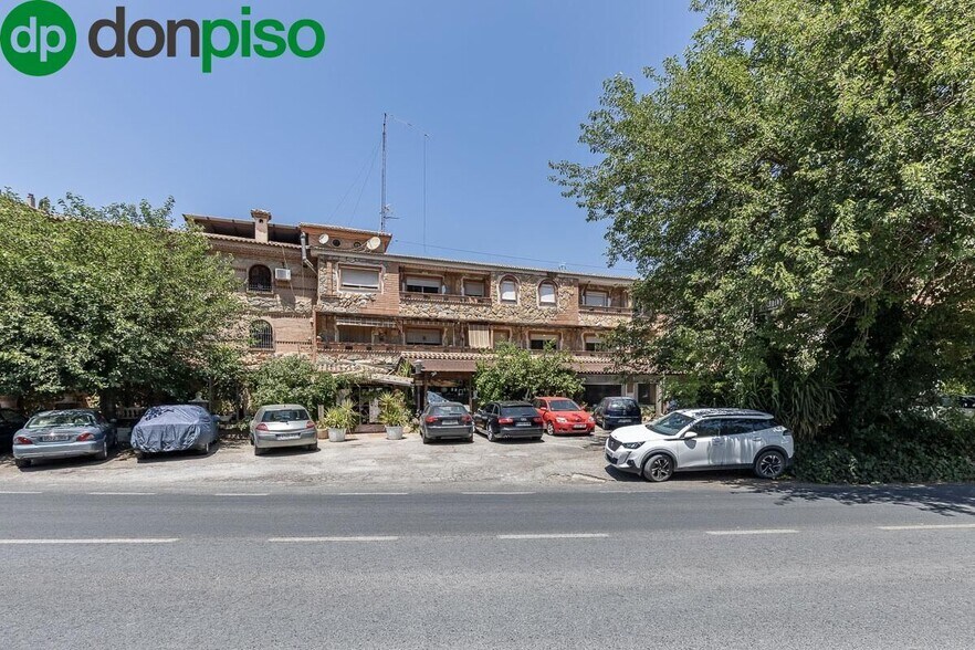 de la Sierra, 141, Cenes de la Vega, Granada for sale - Building Photo - Image 3 of 40