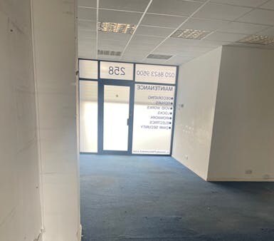 258 Amesbury Ave, London to rent - Interior Photo - Image 2 of 4