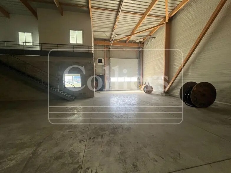 Office in Vitrolles to rent - Interior Photo - Image 3 of 7