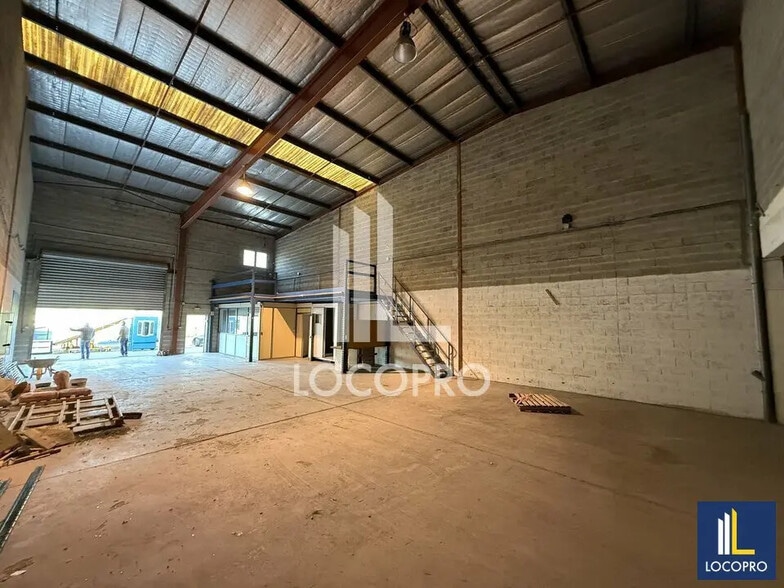 Light Industrial in Mougins to rent - Interior Photo - Image 1 of 11