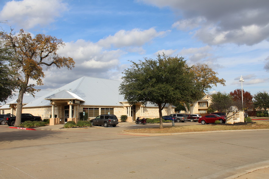 805 Hill Blvd, Granbury, TX for rent - Other - Image 2 of 7