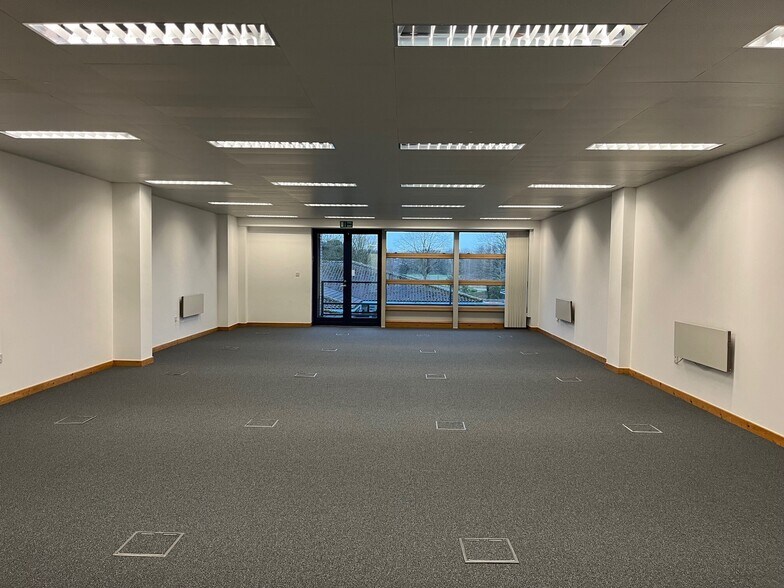 Chalkdell Dr, Milton Keynes to rent - Building Photo - Image 3 of 30