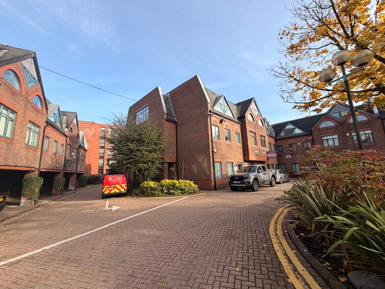2 Bessborough Rd, Harrow to rent - Building Photo - Image 2 of 8