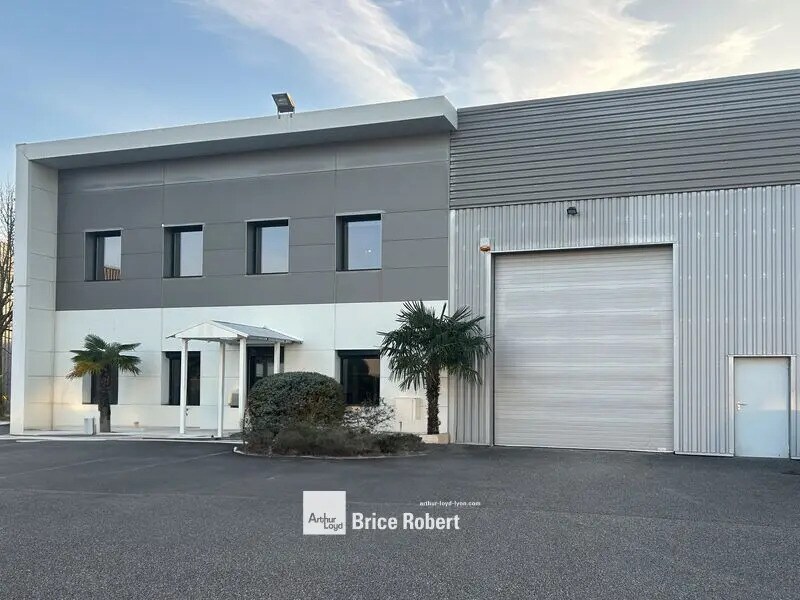 Office in Saint-Priest to rent Building Photo- Image 1 of 5